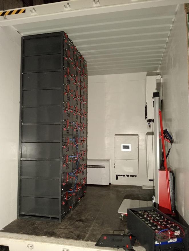 10 feet mobile battery system