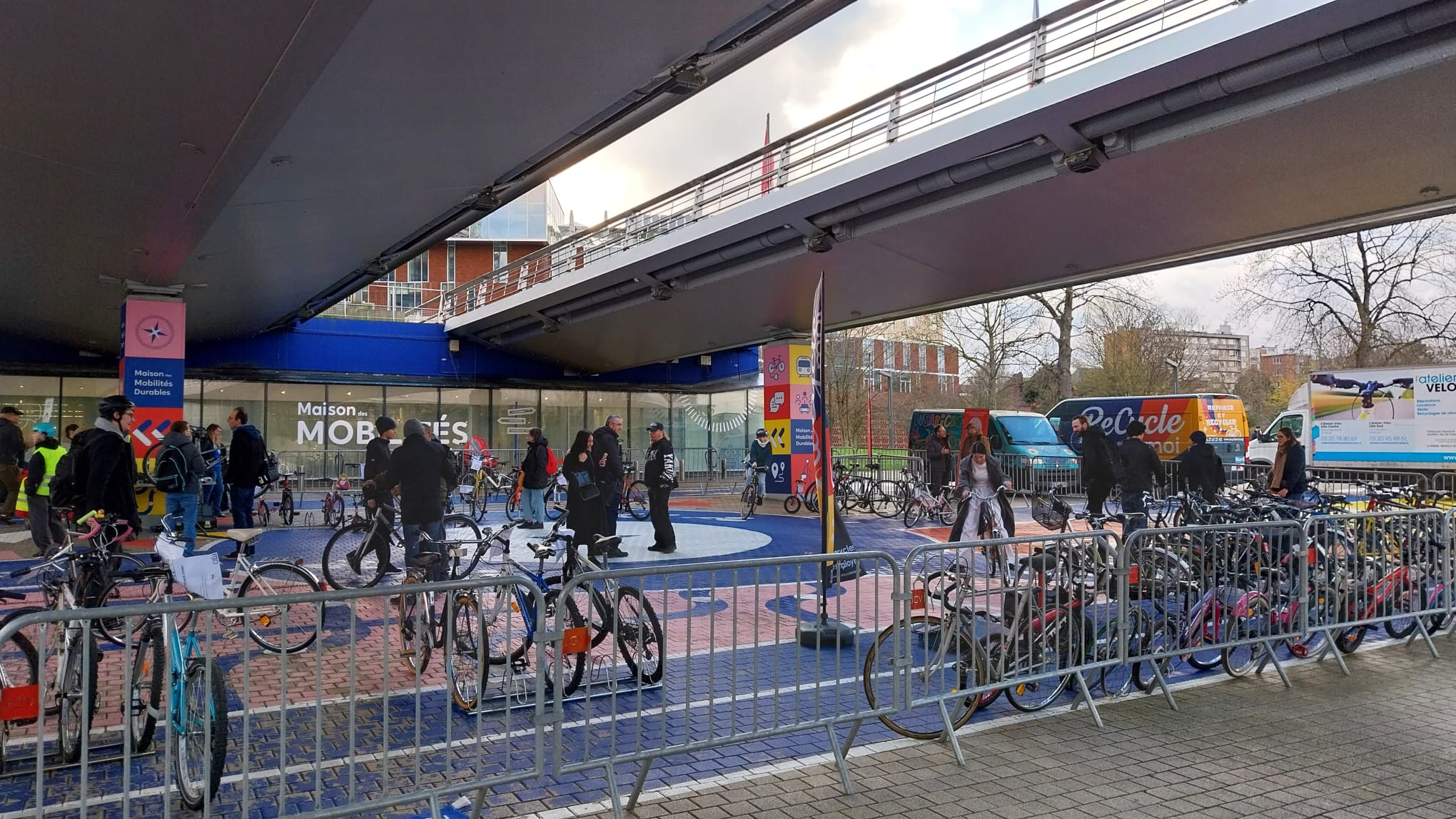 The monthly bike market at the Sustainable Mobilty House in Lille 