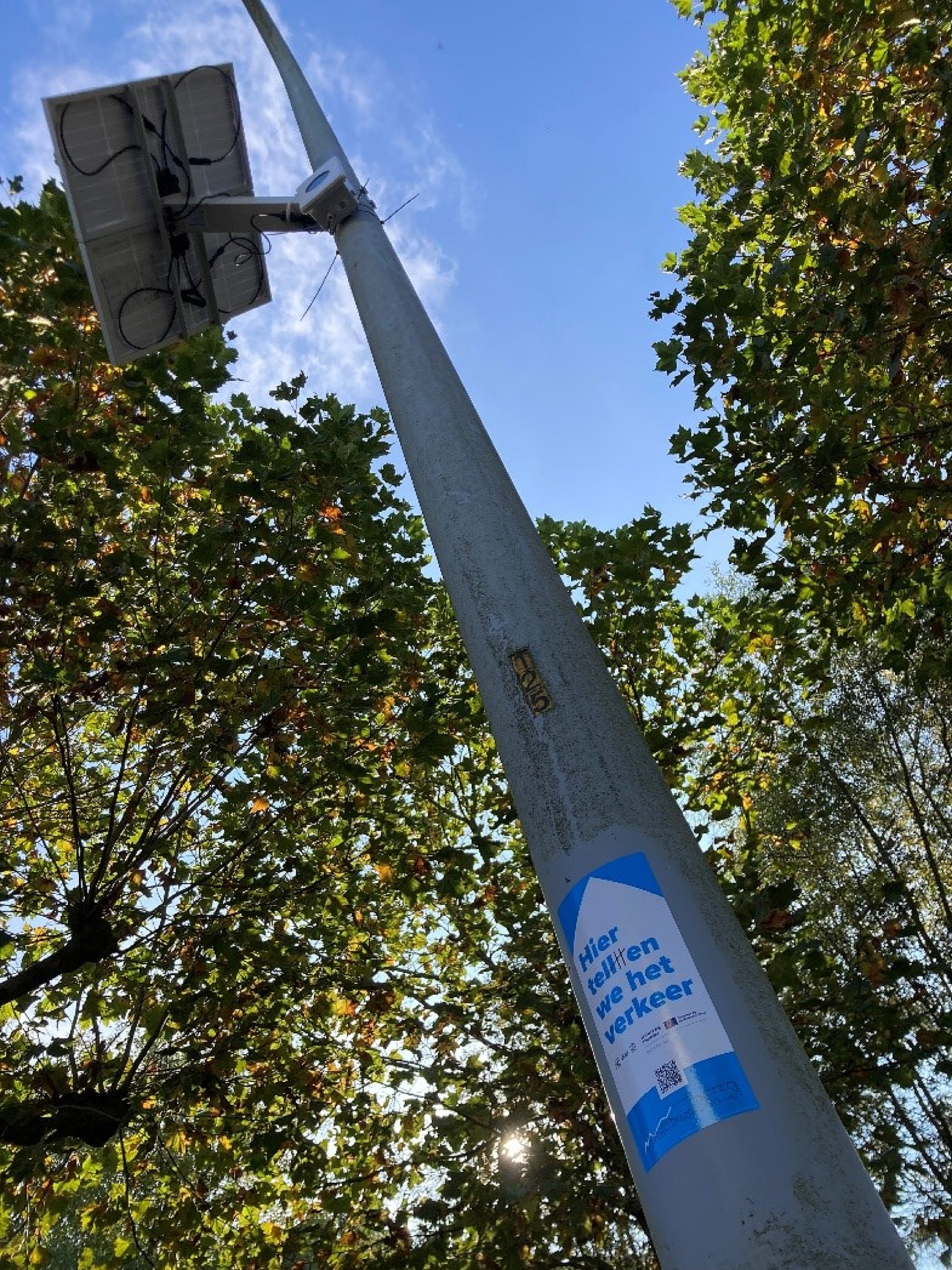 Telraam sensor, including communication sticker providing info for citizens © Intercommunale Leiedal