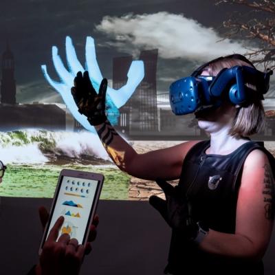 Virtual Reality for immersive simulation.  Credits: Maik Helfrich, FTZ, HAW Hamburg