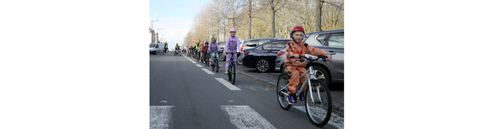 Photo of children cycling from Saint Quentin pilot